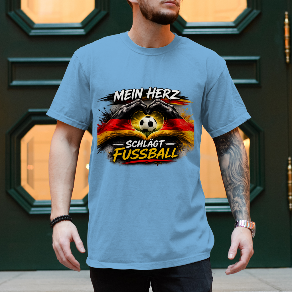 Herren T-Shirt Mein Herz schlägt Fußball