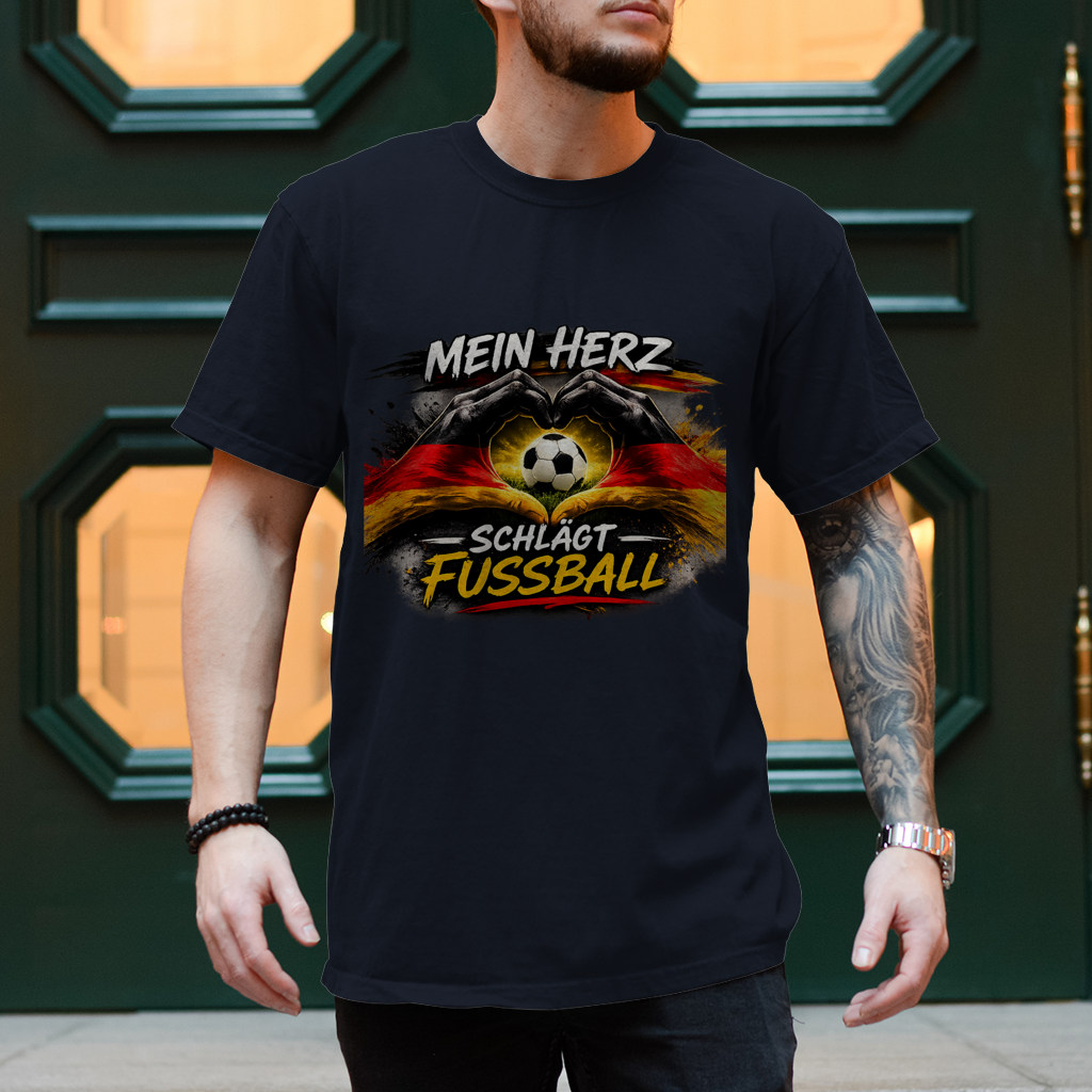 Herren T-Shirt Mein Herz schlägt Fußball