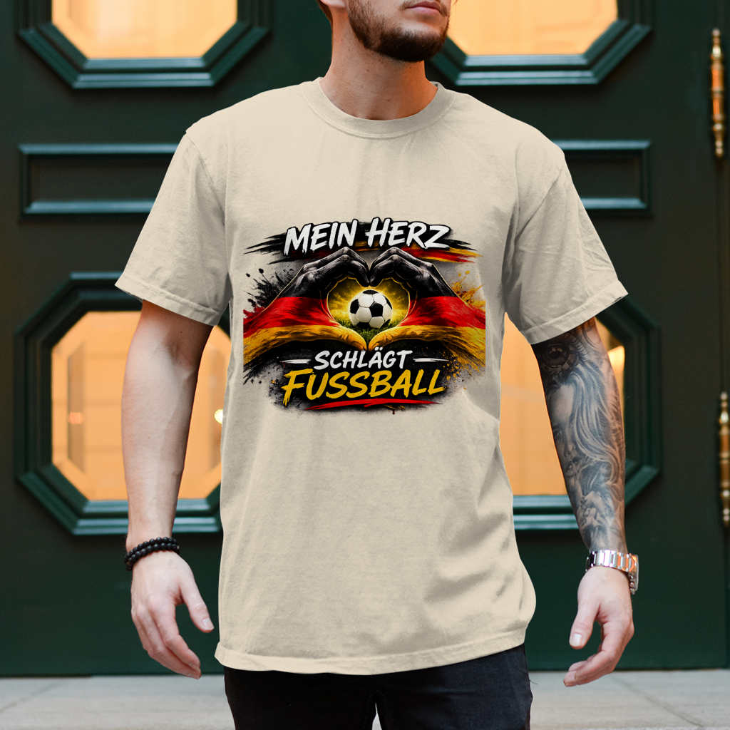 Herren T-Shirt Mein Herz schlägt Fußball